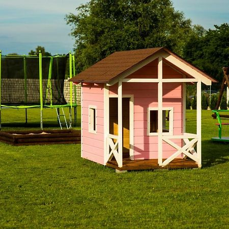 Atlanta Domki I Apartamenty Устроне-Морське Екстер'єр фото